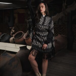 Makana tipo vestido blanco y negro