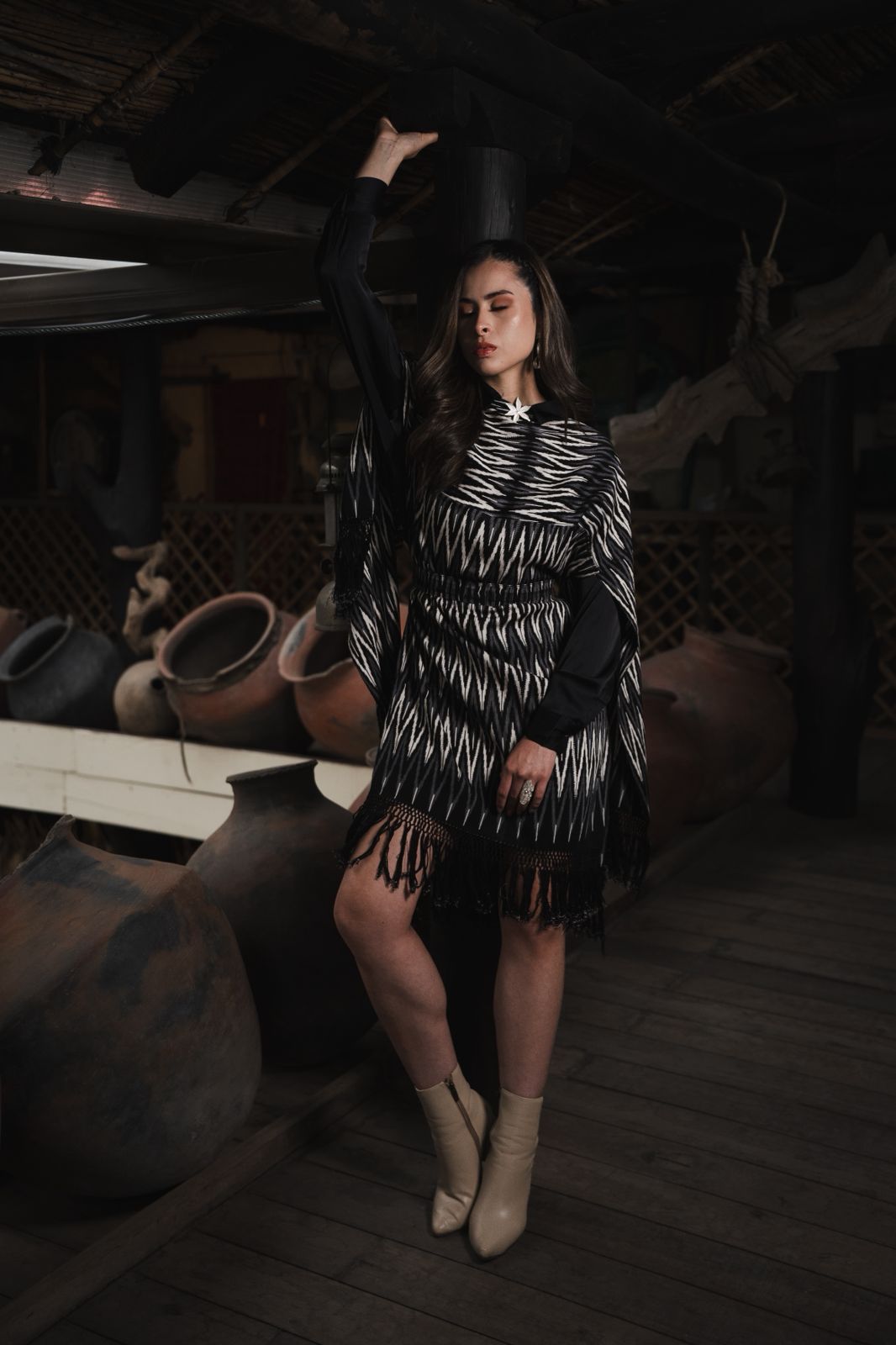 Makana tipo vestido blanco y negro